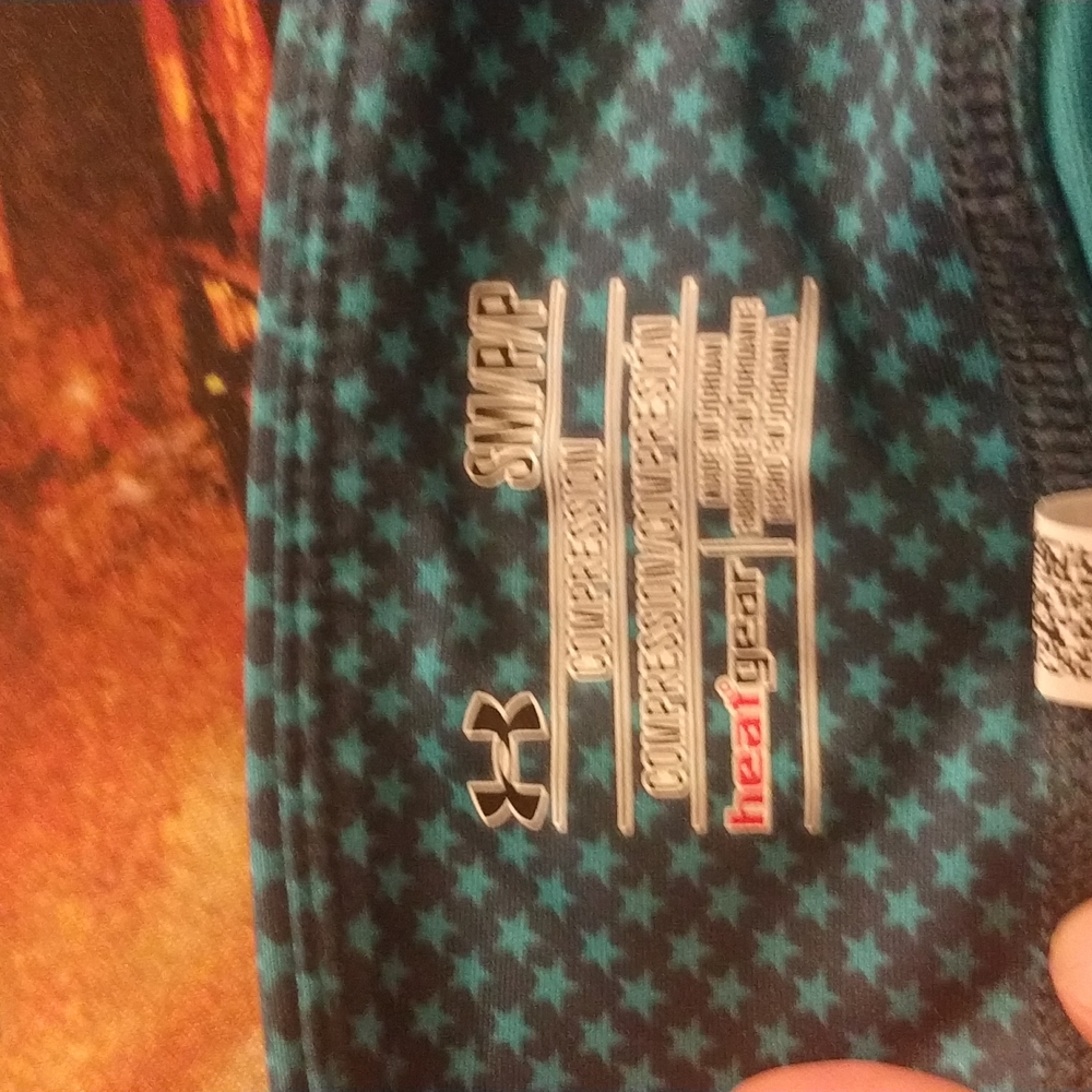 Small Under Armour compression leggings - Picture 2 of 2